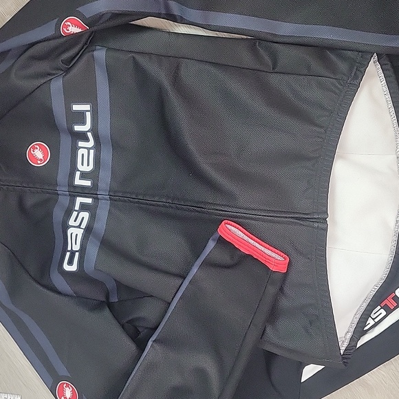 Castelli Black and Red Cycling Jacket & padded Bib pants XL womens - Picture 13 of 15